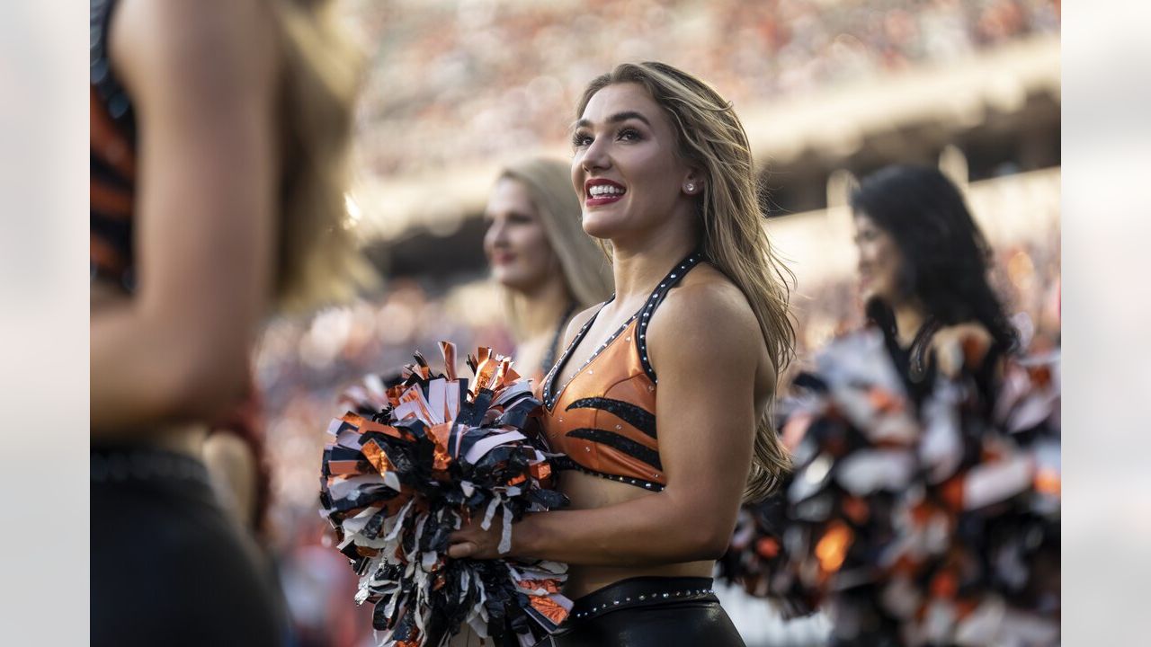 Photos  Ben-Gals Cheerleaders in Week 3 of the 2022 Preseason