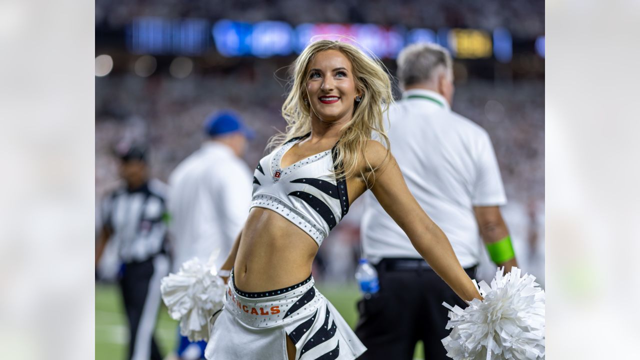 PHOTOS: NFL Cheerleaders Sept. 25