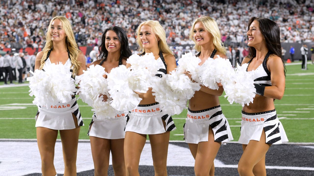 Super Bowl Bound: Ben-Gals' cheerleader Montgomery represents Bengals in  big event, News