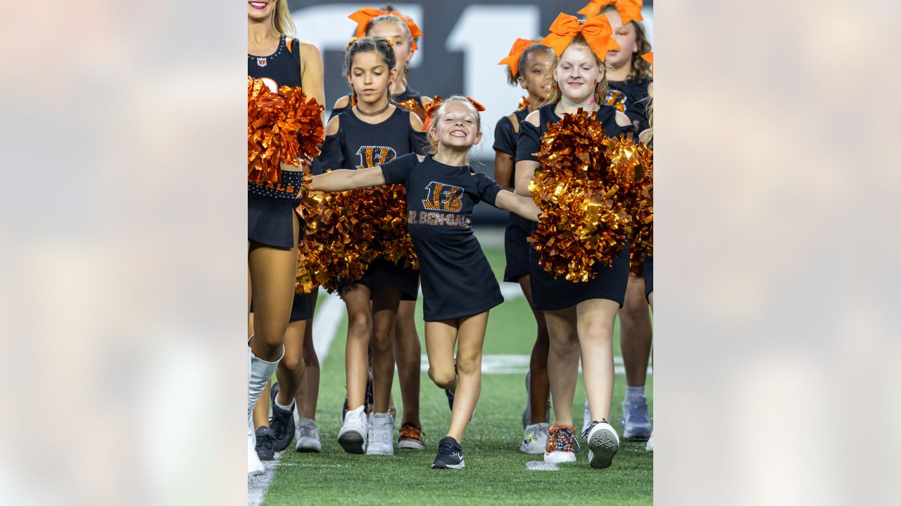 2022 Junior Cheerleaders halftime performance