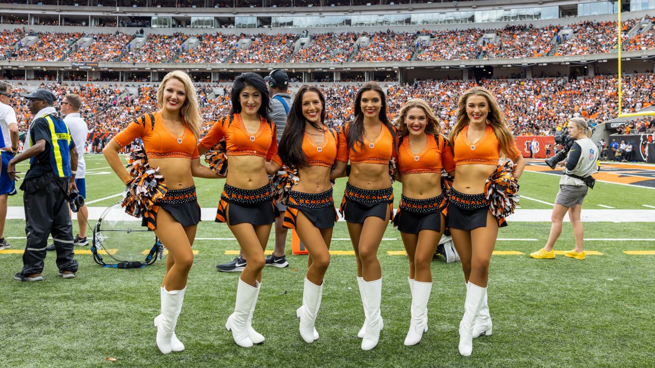 Photos  Ben-Gals Cheerleaders Take On Week 1 of the 2022 Season