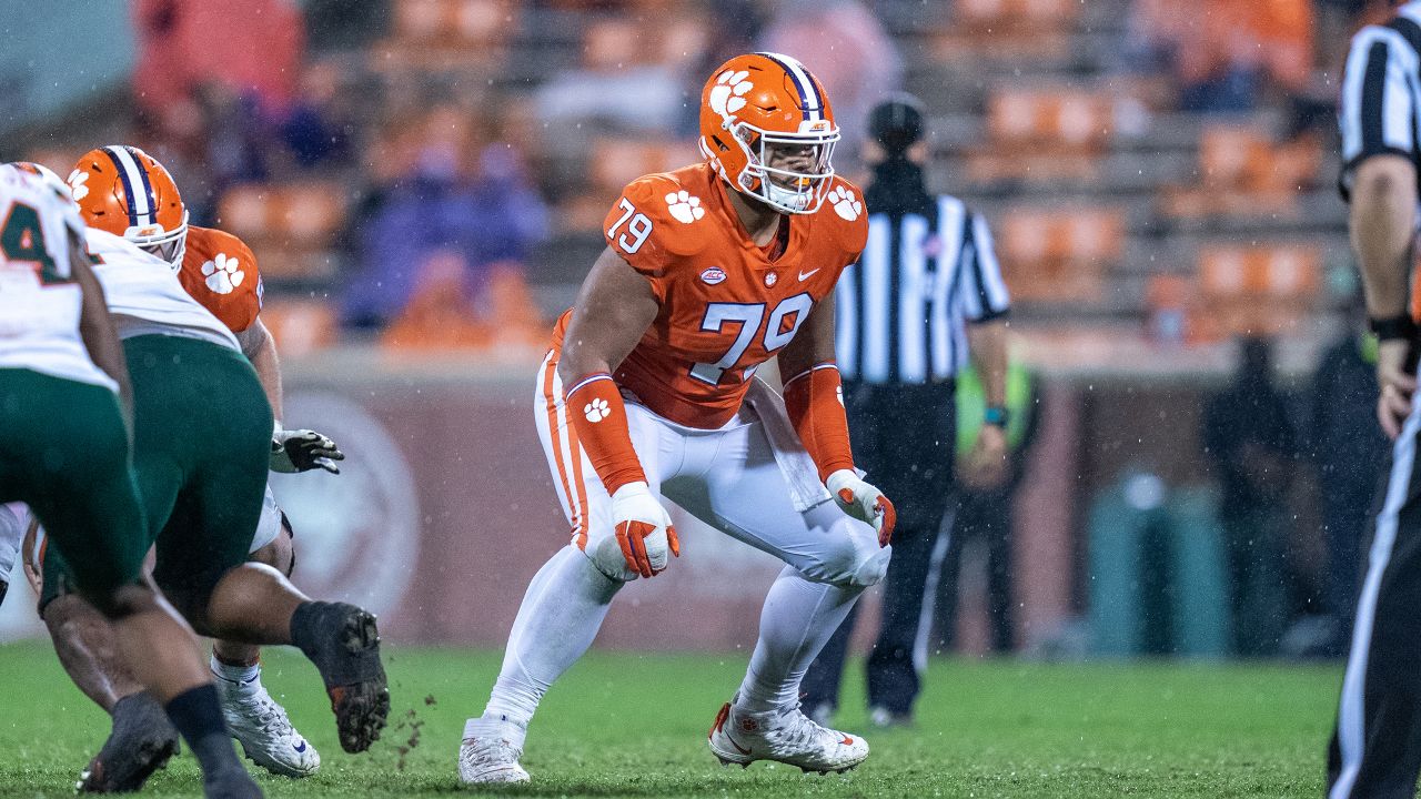 Cincinnati Bengals guard Jackson Carman (79) looks to make a block