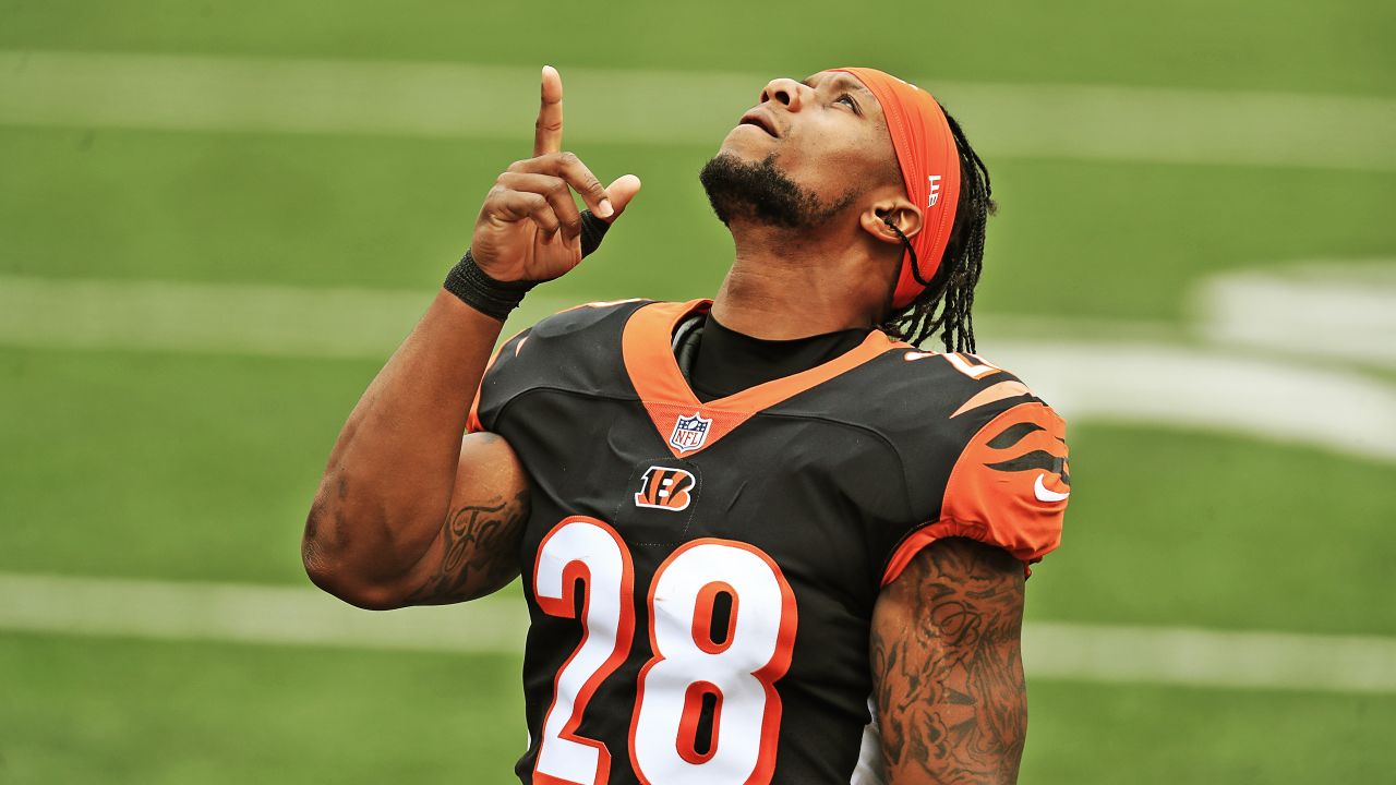 September 13, 2020: A.J. Green #18 of the Cincinnati Bengals warms up  before NFL football game action between the Los Angeles Chargers and the Cincinnati  Bengals at Paul Brown Stadium on September