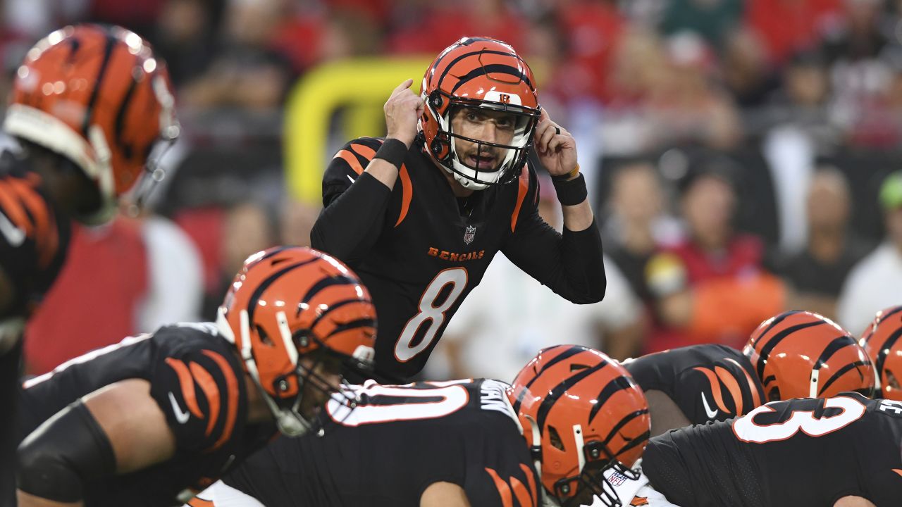 Cincinnati Bengals cornerback Jalen Davis (35) lines up against the Tampa  Bay Buccaneers in a pre-season NFL football game, Saturday, Aug. 14, 2021  in Tampa, Fla. (AP Photo/Alex Menendez Stock Photo - Alamy