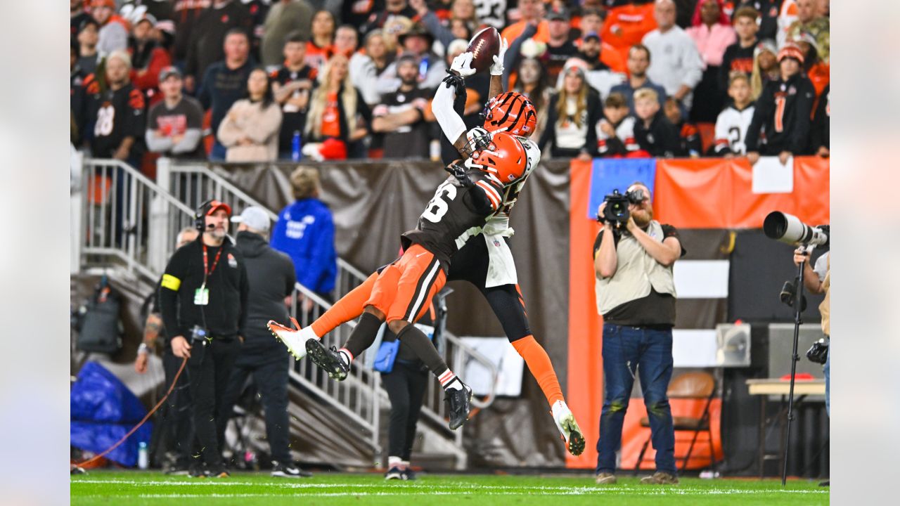 PHOTOS: Bengals at Browns for AFC North Monday Night Primetime