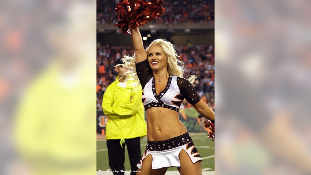 Cincinnati Bengals cheerleaders cheer for their team against the Miami  Dolphins during the first hal