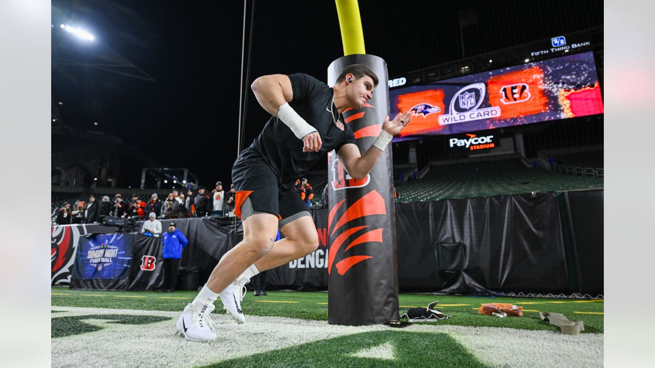 Photos: Bengals Warm Up for Divisional Match