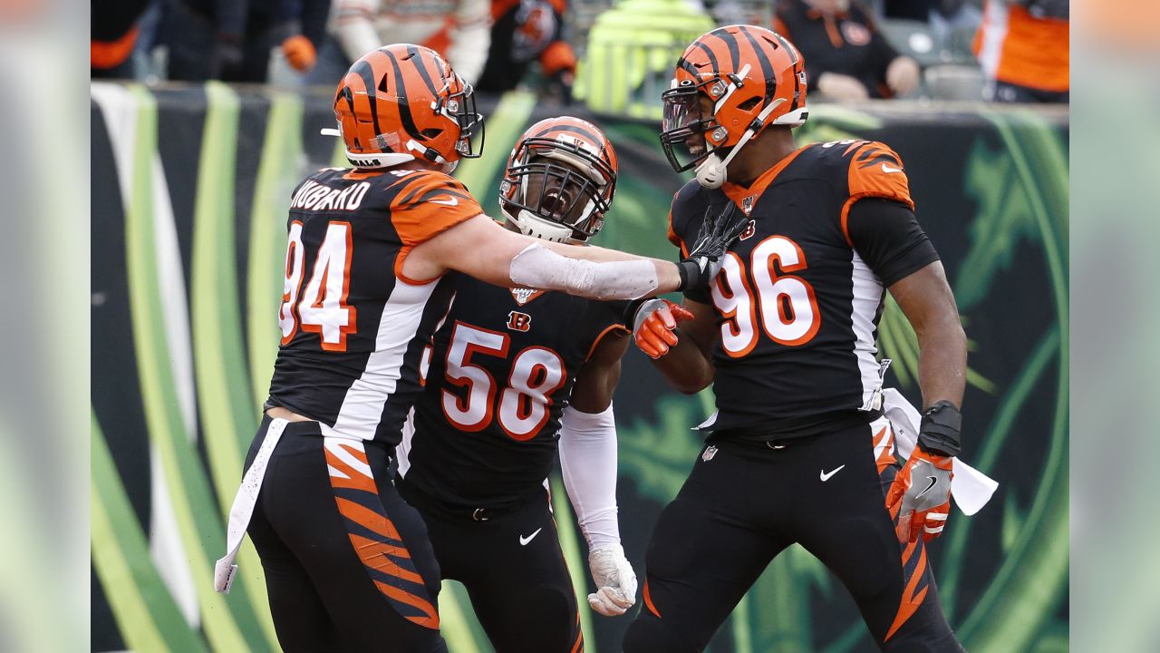 August 18, 2018: Cincinnati Bengals defensive end Carlos Dunlap (96) prior  to the NFL football game between the Cincinnati Bengals and the Dallas  Cowboys at AT&T Stadium in Arlington, Texas. Shane Roper/Cal