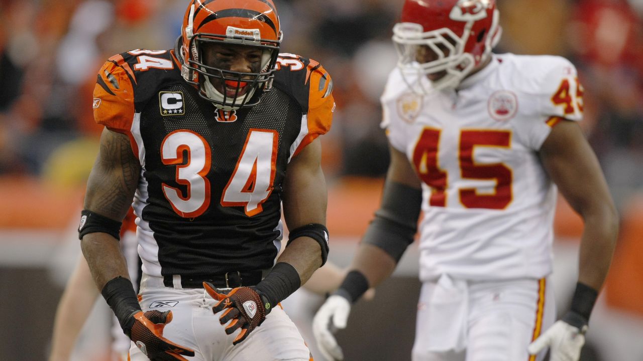 Cincinnati Bengals cornerback Tre Flowers (33) runs for the play during an  NFL football game against the Kansas City Chiefs, Sunday, Dec. 4, 2022, in  Cincinnati. (AP Photo/Emilee Chinn Stock Photo - Alamy