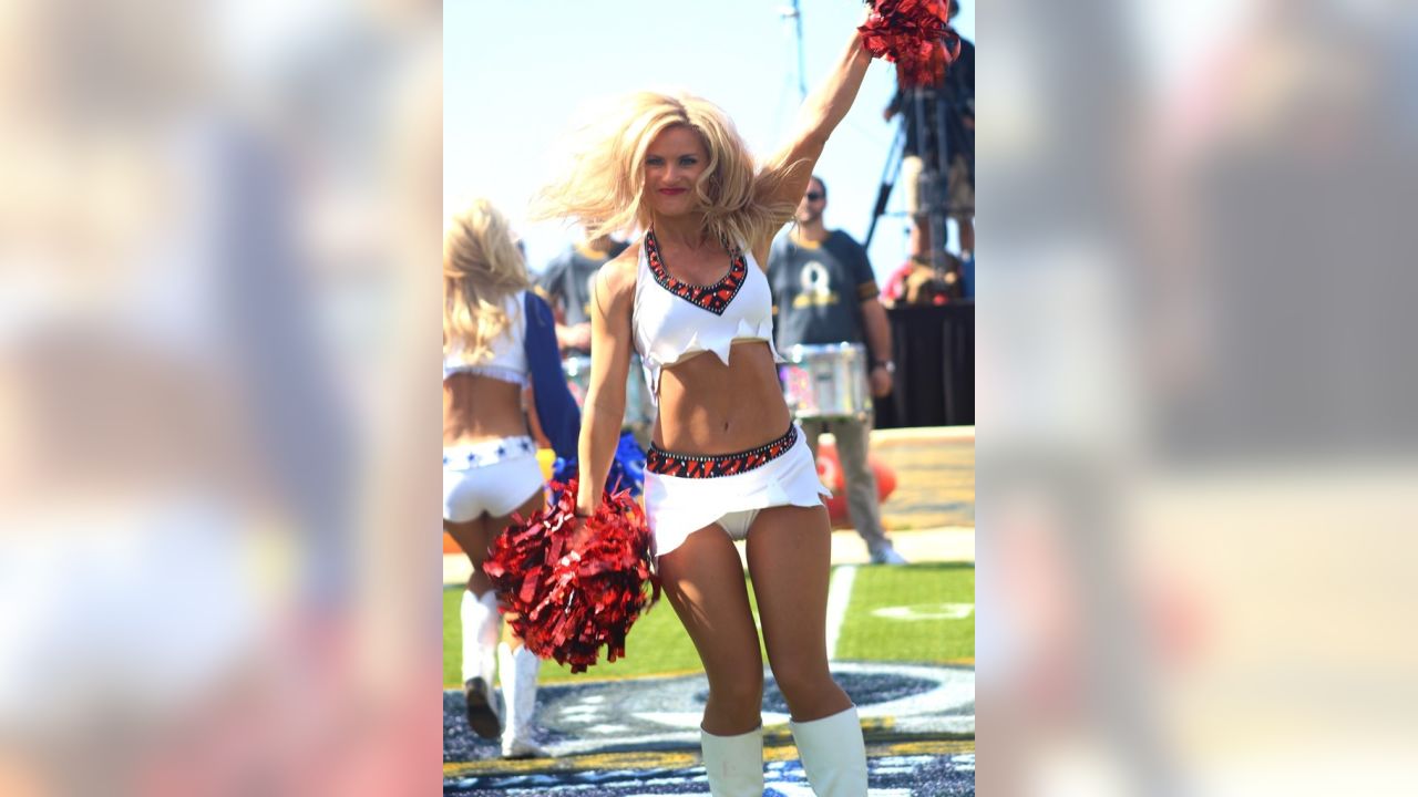 Monday Morning Cheerleader:Tina of the Bengals on Their Wild Card