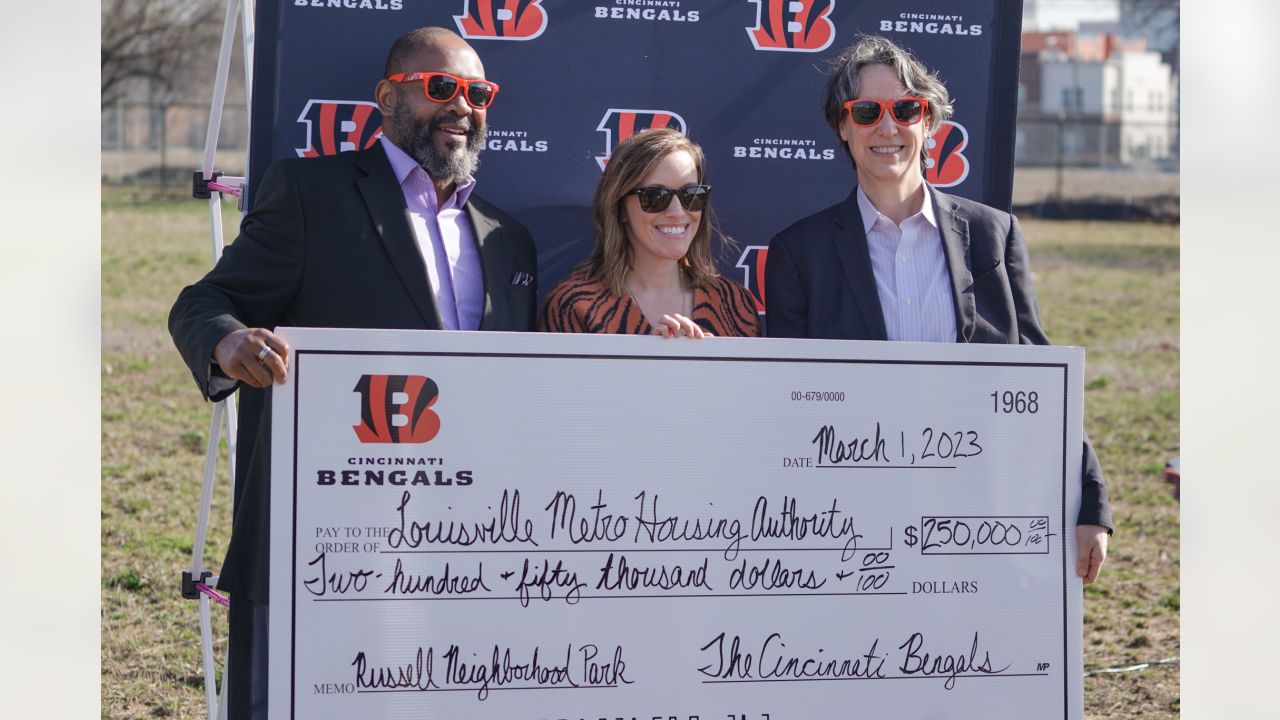 Donate Your Cincinnati Bengals Fan Photos