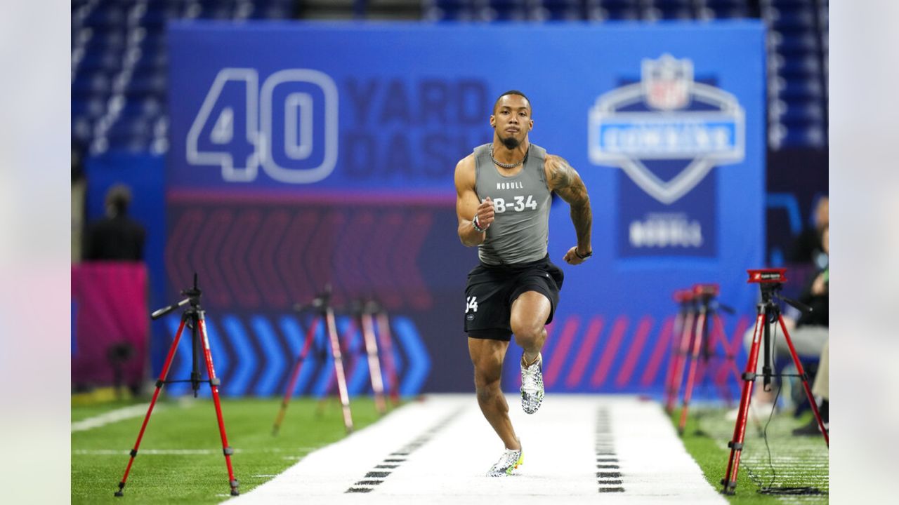 Defensive back Cam Taylor-Britt runs official 4.38-second 40-yard dash at  2022 combine