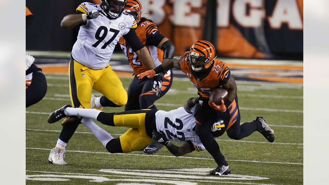 Bengals' offense can't find rhythm in 24-16 loss to Steelers