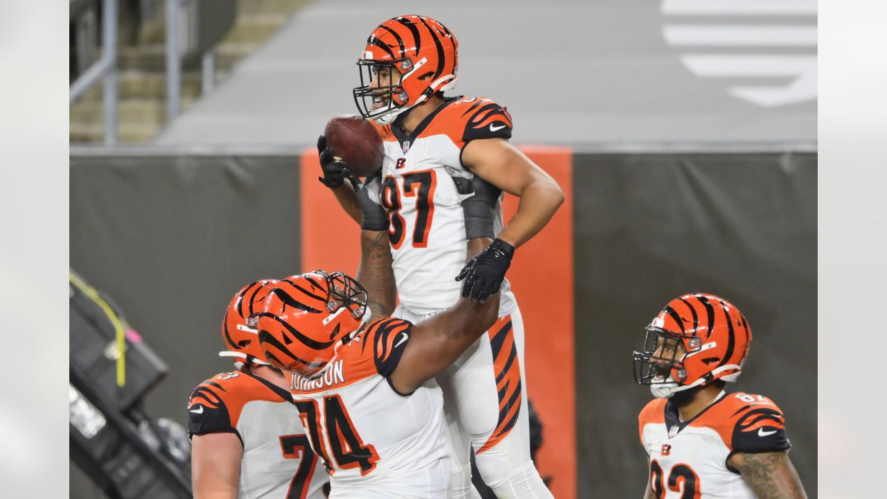 Bengals News (2/19): Cryptic Carl Lawson - Cincy Jungle