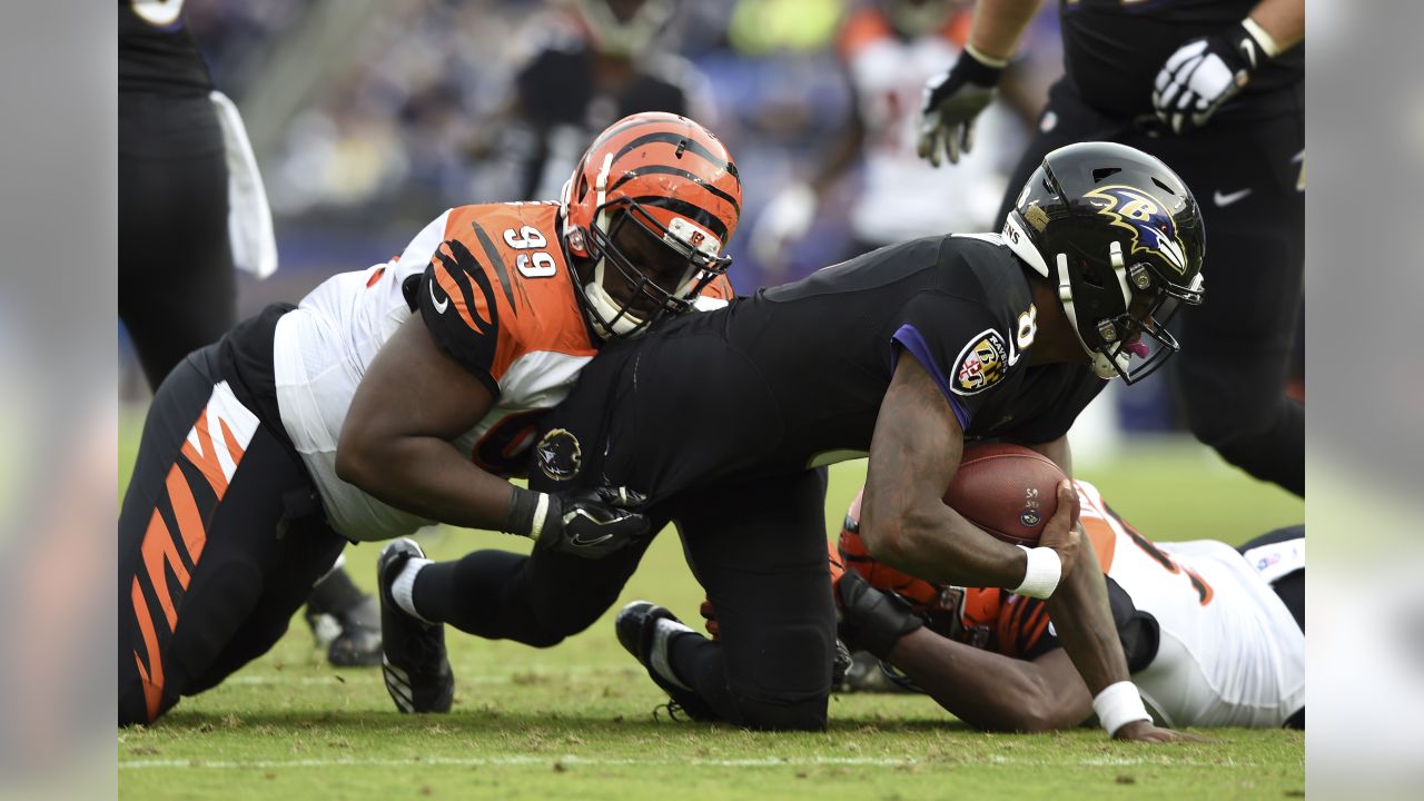 Baltimore Ravens cornerback Jimmy Smith (22) warms up before an