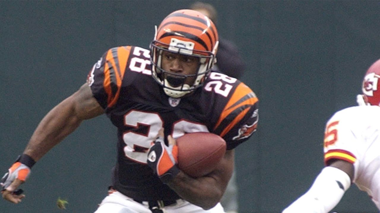 Cincinnati Bengals cornerback Tre Flowers (33) runs for the play during an  NFL football game against the Kansas City Chiefs, Sunday, Dec. 4, 2022, in  Cincinnati. (AP Photo/Emilee Chinn Stock Photo - Alamy