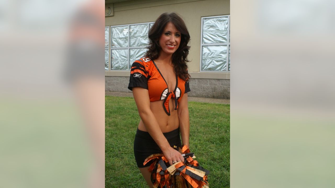 2,009 Bengals Cheerleader Stock Photos, High-Res Pictures, and