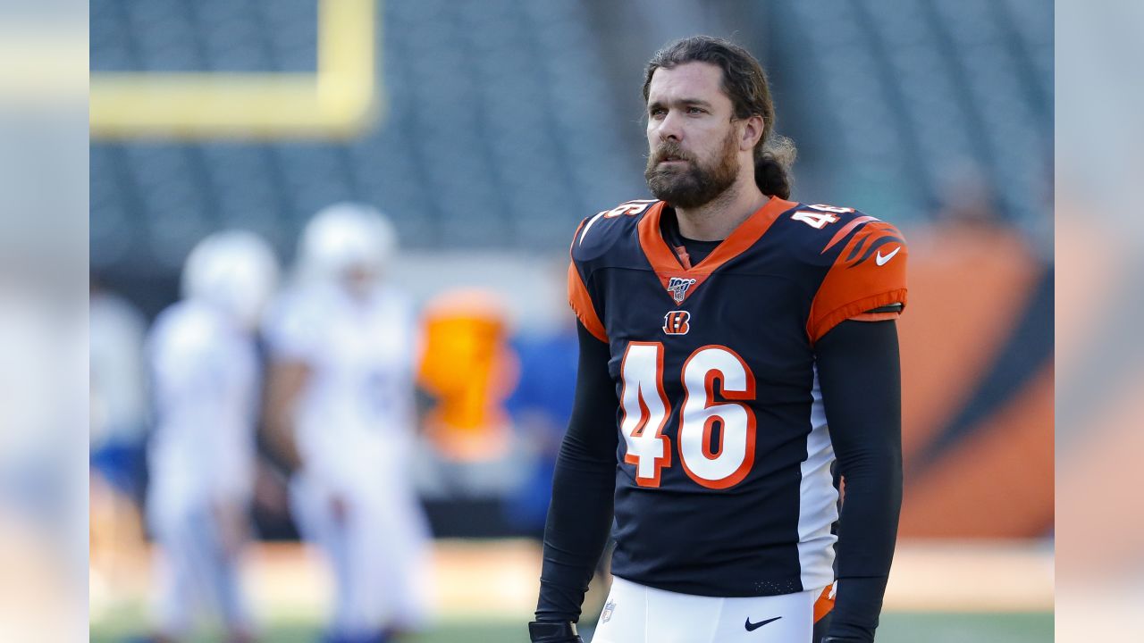 Cincinnati Bengals long snapper Clark Harris (46) talks with Los