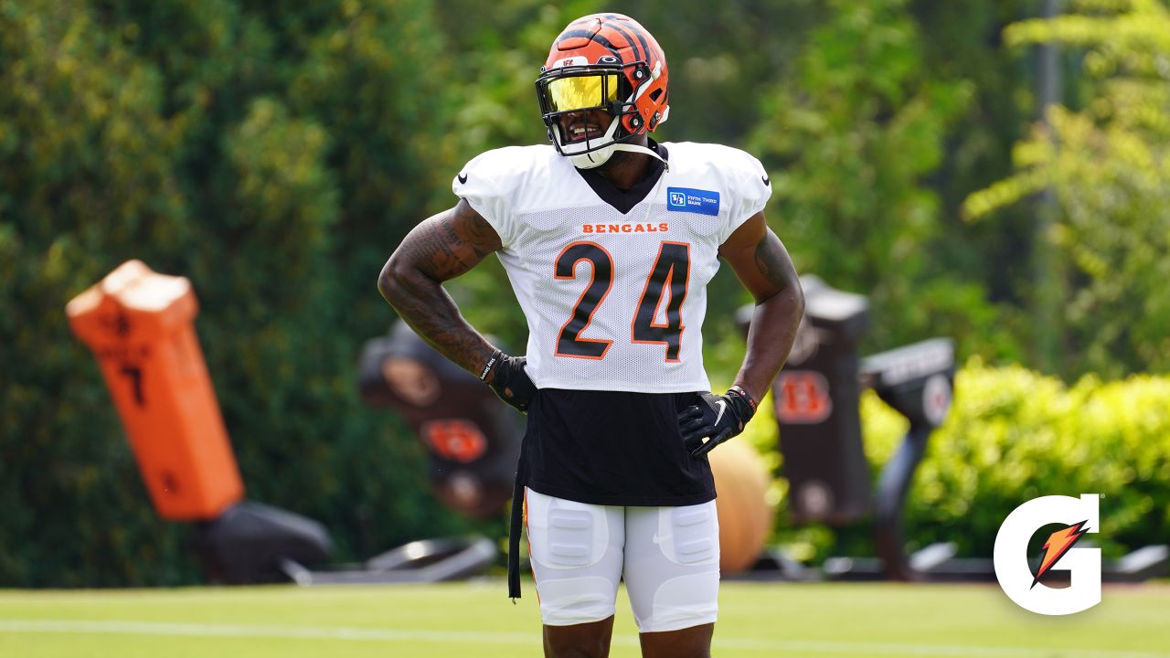 Zac Taylor gives an encouraging update on Chidobe Awuzie: Bengals News -  Cincy Jungle