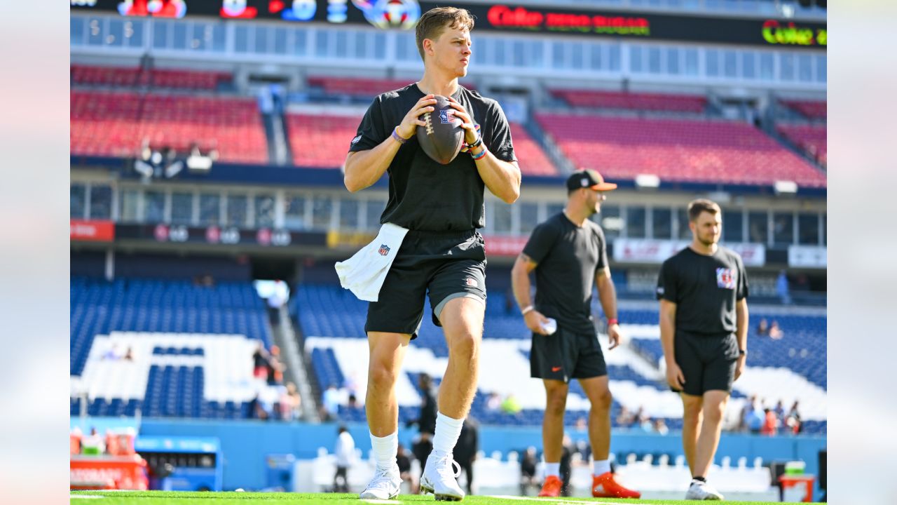 Photos: Warmups & Pregame from Week 4