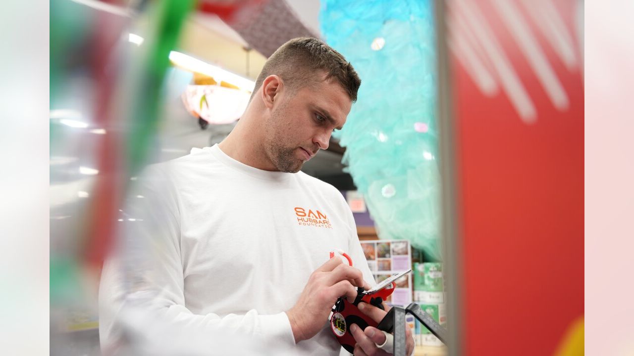 Cincinnati Bengals on X: This holiday season Sam Hubbard teamed up with  @MillerLite to give his teammates some knitwear and special presents 