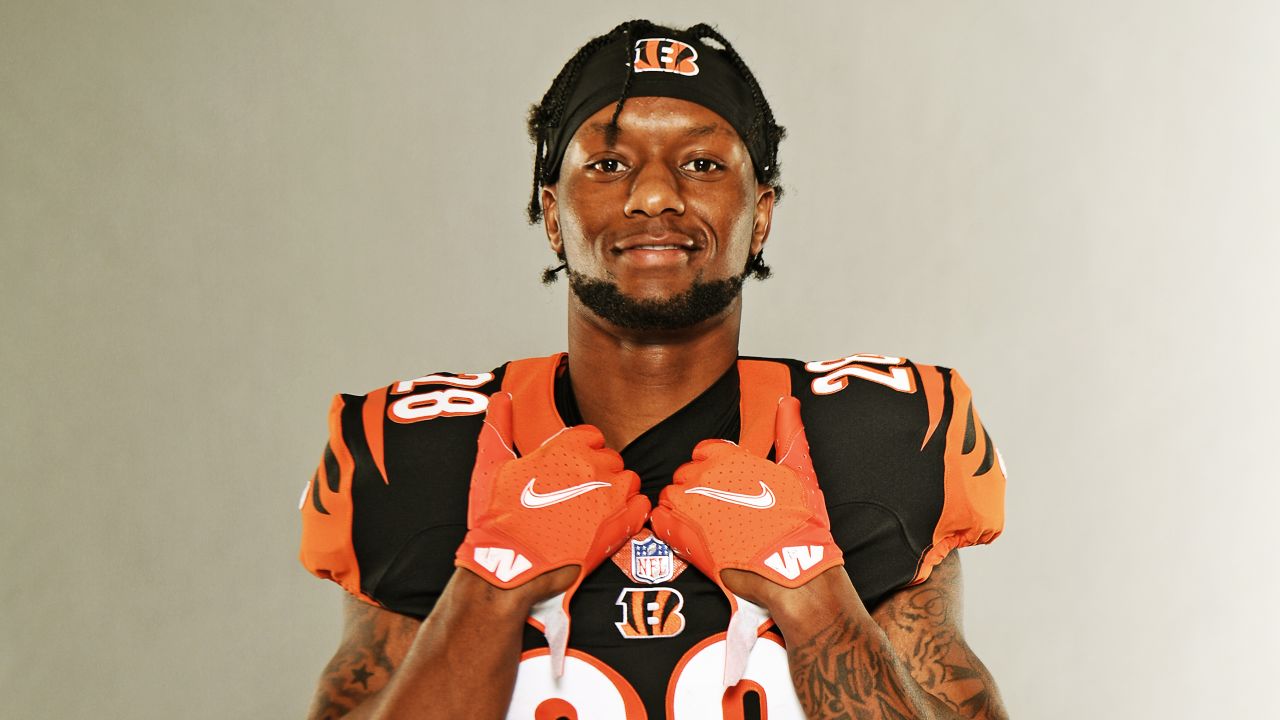 The Bengals signed HB Joe Mixon to a four-year contract extension through  the 2024 season.