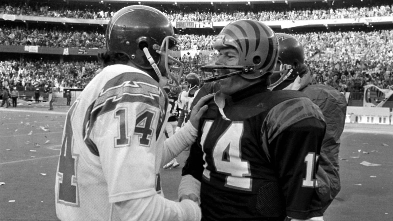 Cincinnati Bengal Bryan Hicks strips the ball loose from San Diego Charger  Kellen Winslow after Winslow had caught a pass from Charger quarterback Dan  Fouts on Sunday, Nov. 9, 1981 San Diego.