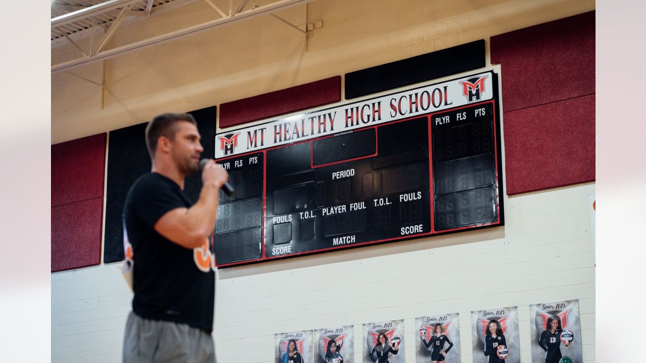 Cincinnati Bengals' Sam Hubbard Launches 'Hubbard's Cupboards' Charity  Initiative in Mt. Healthy Schools, Culture, Cincinnati