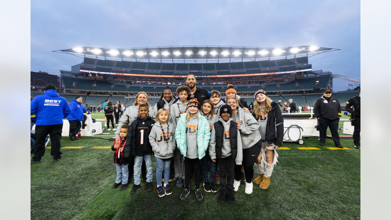 Bengals safety Bates shares story on why supporting single moms is  important to him