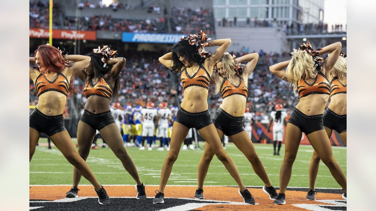 Photos  Ben-Gals Cheerleaders Take On Week 1 of the 2022 Season