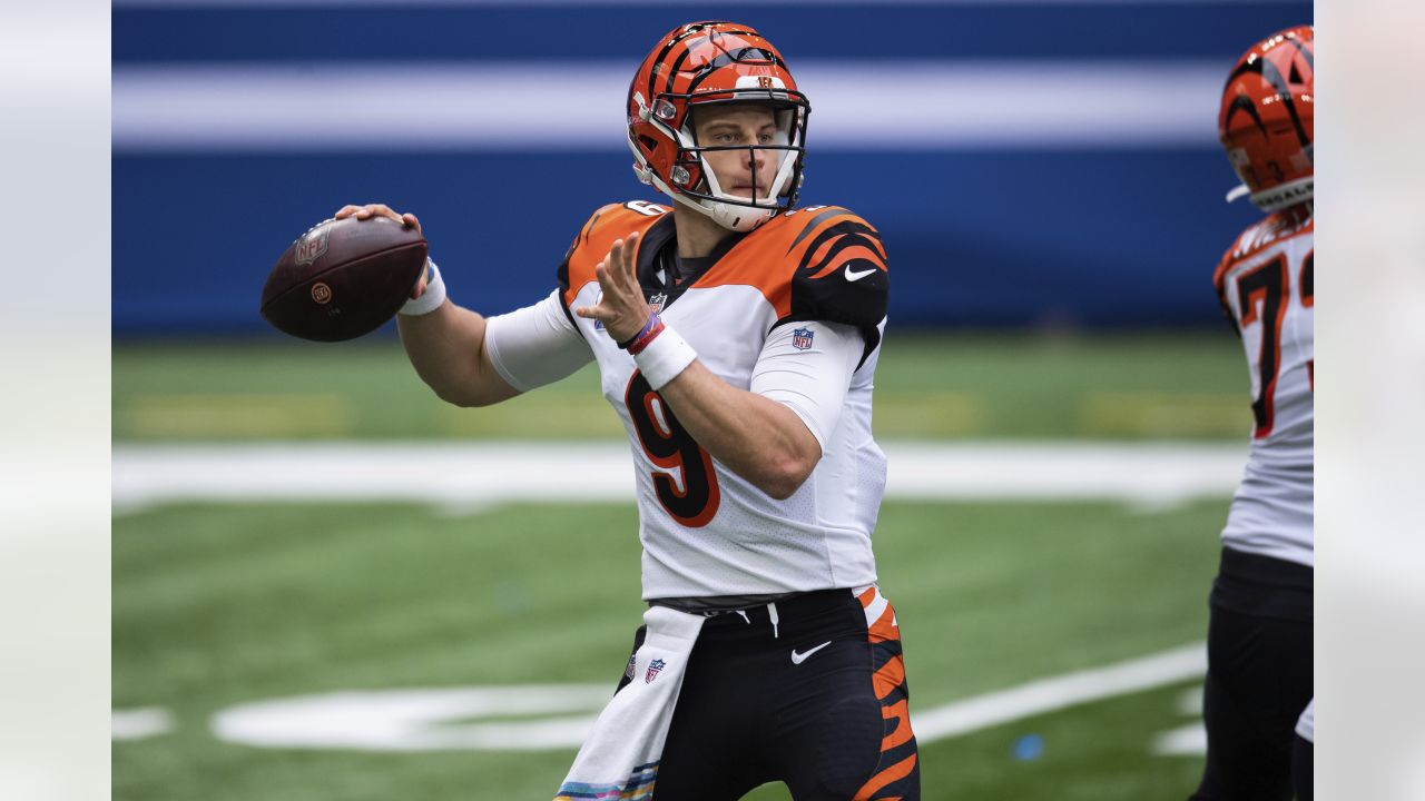 A Crucial Catch patch is on the jersey of Indianapolis Colts quarterback  Philip Rivers (17) as he warms up before an NFL football game against the  Cincinnati Bengals, Sunday, Oct. 18, 2020, in Indianapolis. (AP Photo/AJ  Mast Stock Photo - Alamy