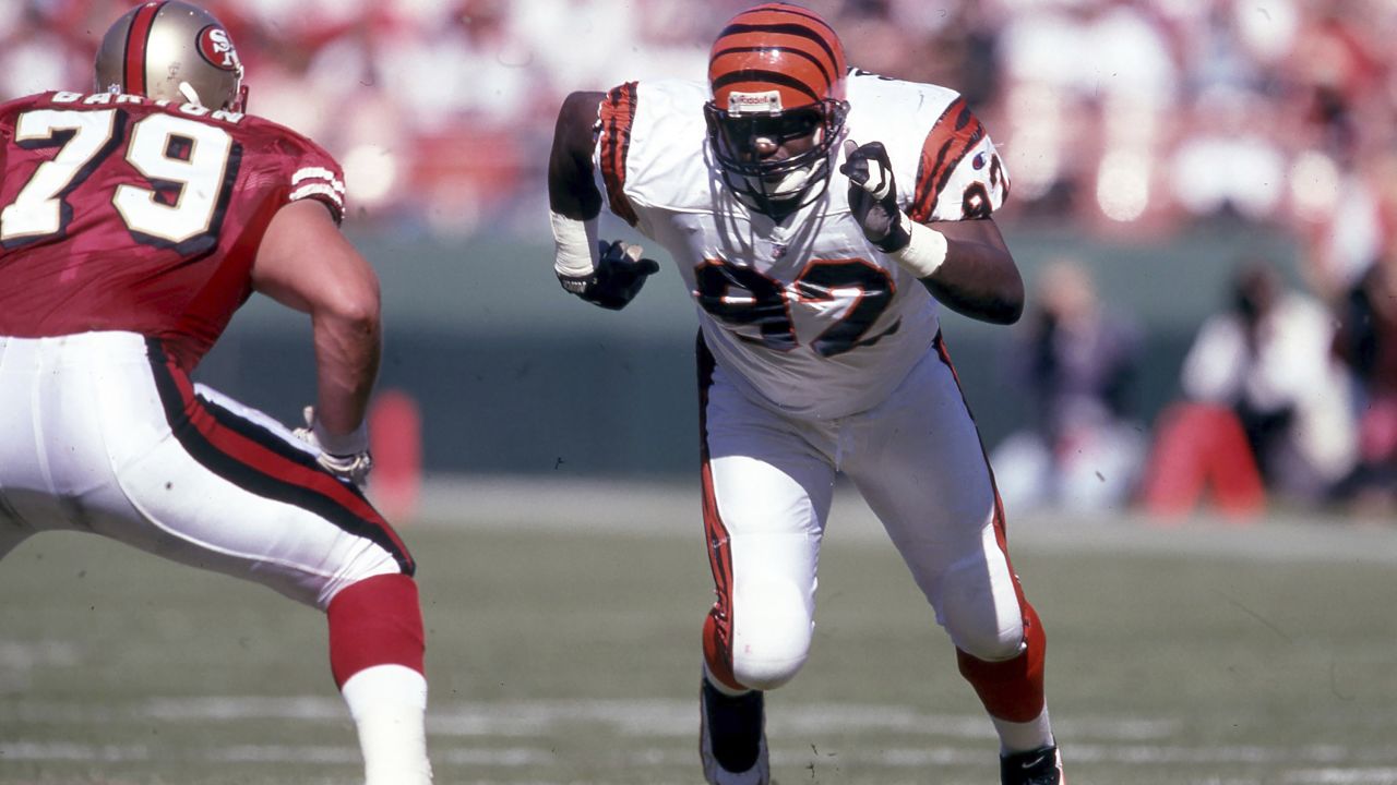 Super Bowl XVI: Bill Walsh and 49ers dazzle Bengals - Sports Illustrated  Vault