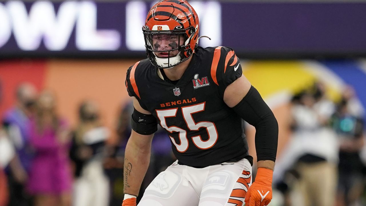 IRVINE, CALIFORNIA - 30 JAN 2022: Helmets for the Cincinnati Bengals and  Los Angeles Rams, Opponents in Super Bowl LVI Editorial Image - Image of  sport, league: 240226490