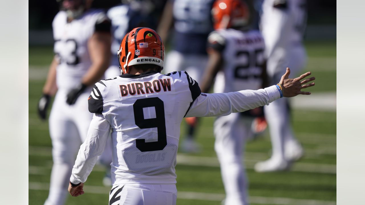 Bengals Line Up Titans To Take 17-7 Half-Time Lead