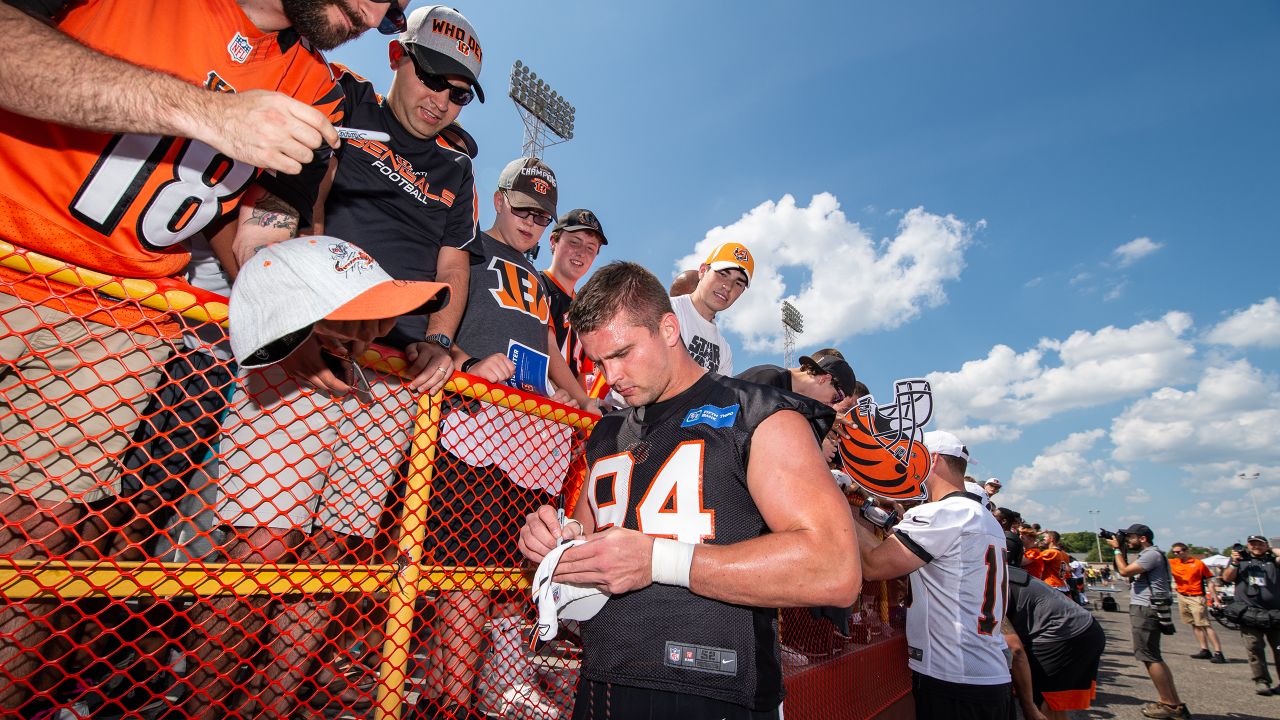 Report: Bengals reached an agreement with Sam Hubbard on a four-year  contract extension