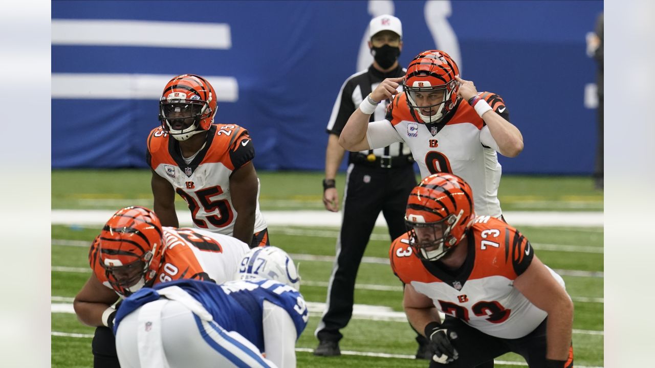 A Crucial Catch patch is on the jersey of Indianapolis Colts quarterback Philip  Rivers (17) as he warms up before an NFL football game against the  Cincinnati Bengals, Sunday, Oct. 18, 2020, in Indianapolis. (AP Photo/AJ  Mast Stock Photo - Alamy