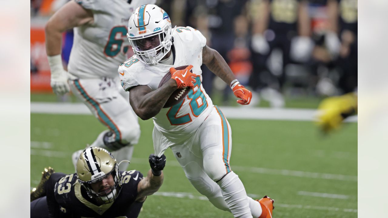 Buffalo Bills defensive tackle DaQuan Jones (92) plays during an NFL  football game against the Los Angeles Rams Sept. 8, 2022, in Inglewood,  Calif. (AP Photo/Denis Poroy Stock Photo - Alamy