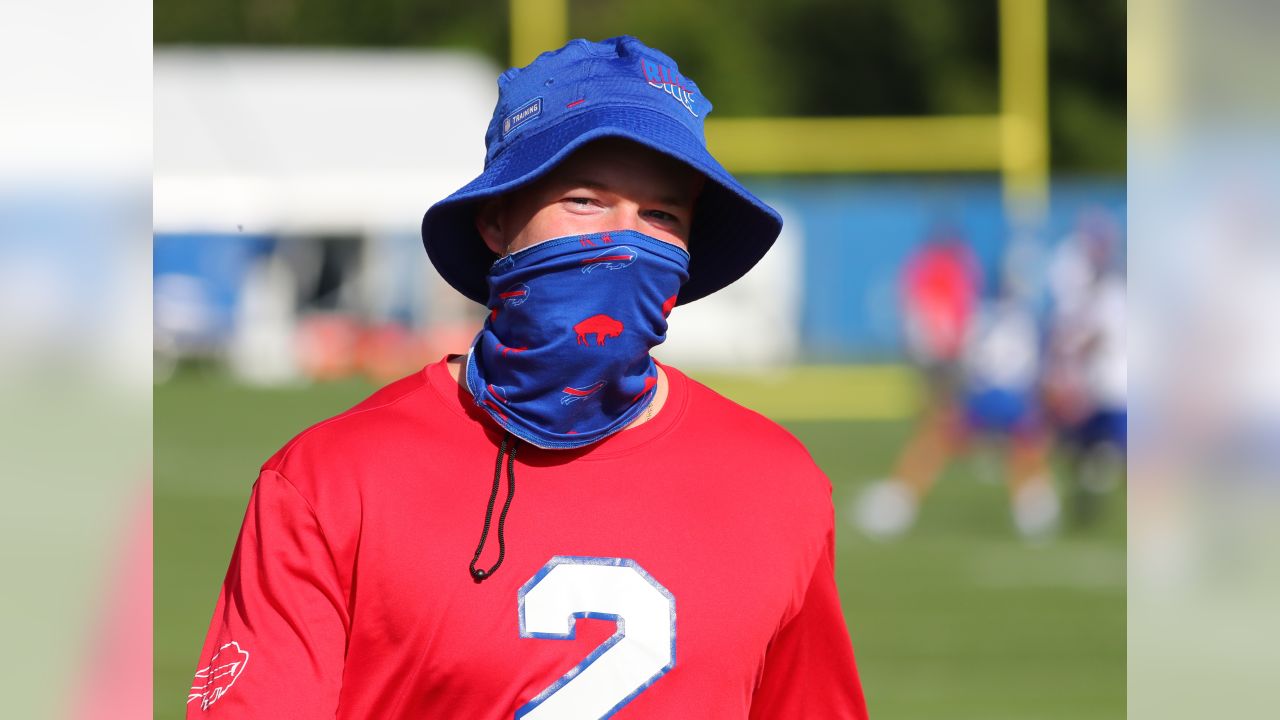 BN] Blitz: Why Sean McDermott wears bucket hats and long sleeves