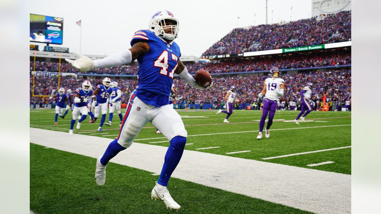 Photographers' choice  Best Bills Action Photos from 2022