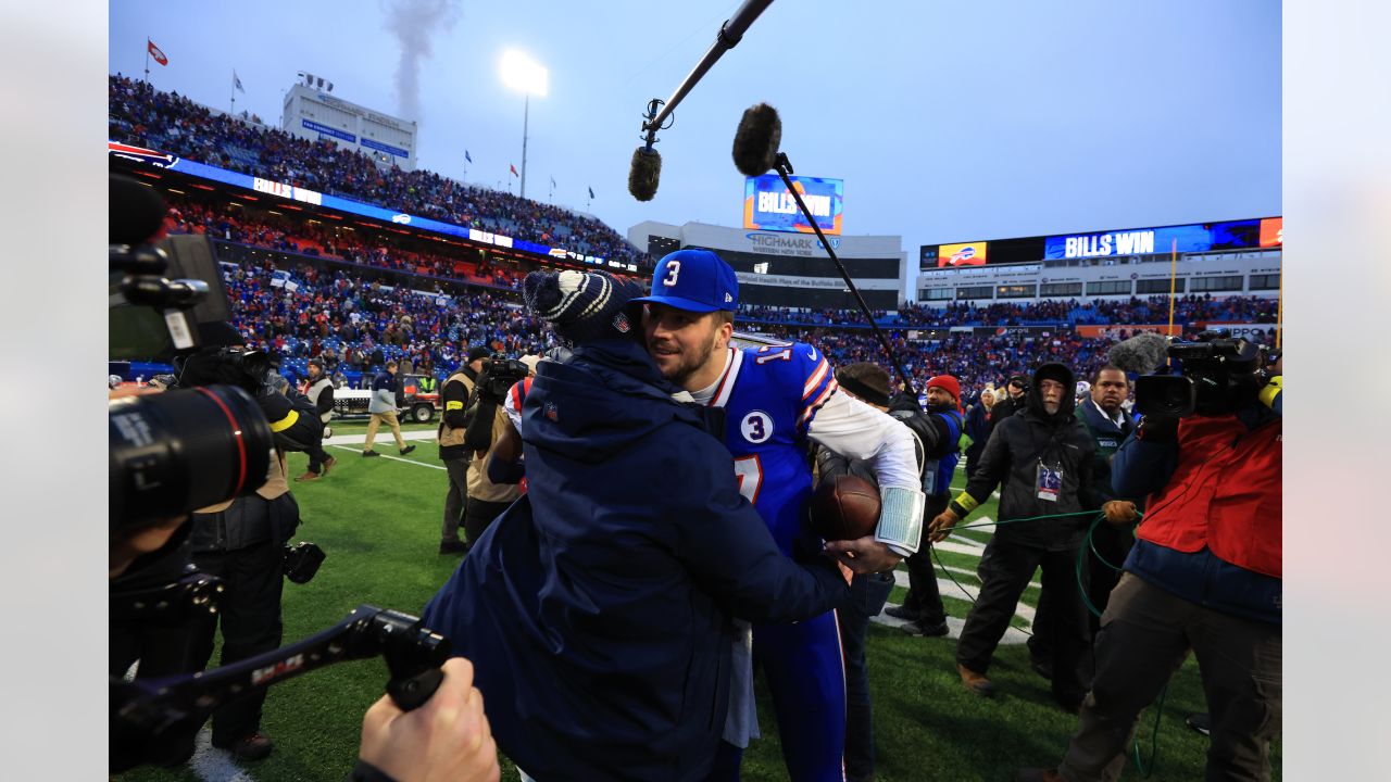 Bills clinch 4th straight playoff berth; beat Dolphins 32-29 - The San  Diego Union-Tribune