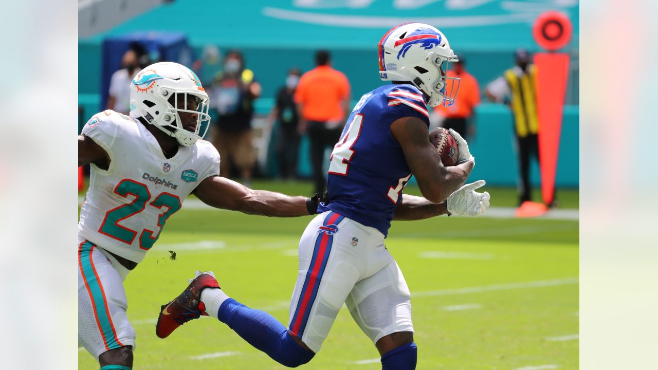 Buffalo Bills' Dominant Defense Stifles Miami Dolphins' Offense with Strong  Performance - BVM Sports