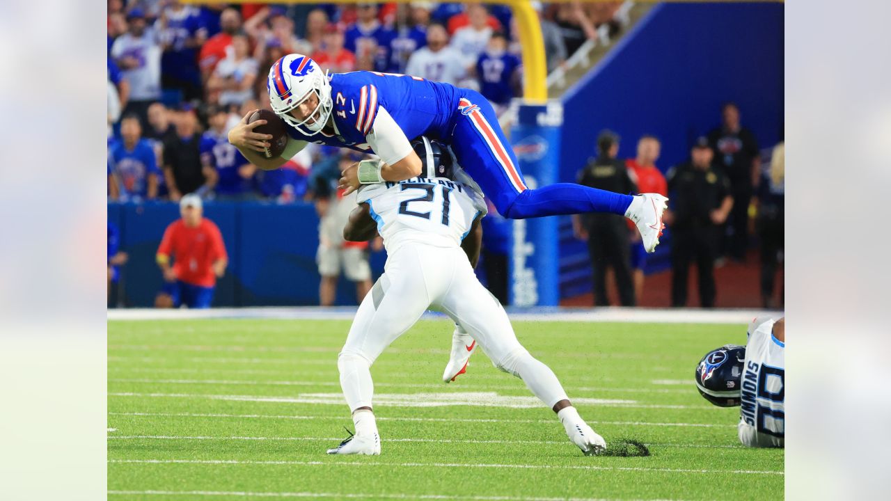 : Buffalo Bills Quarterback Josh Allen Hurdles over Defenders  During An AFC match up 8x10 Action Photo Picture : Sports & Outdoors