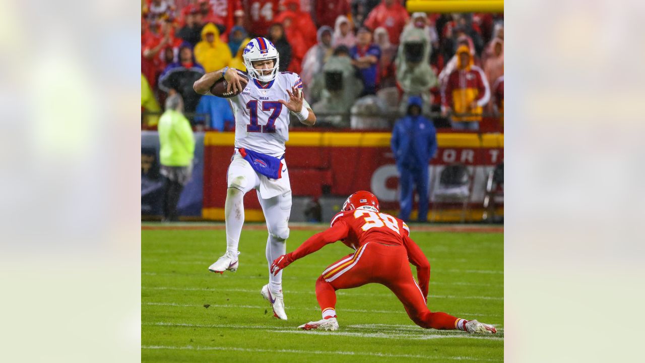 Buffalo Bills Quarterback Josh Allen Hurdles over Defenders During An AFC  match up 8x10 Action Photo Picture