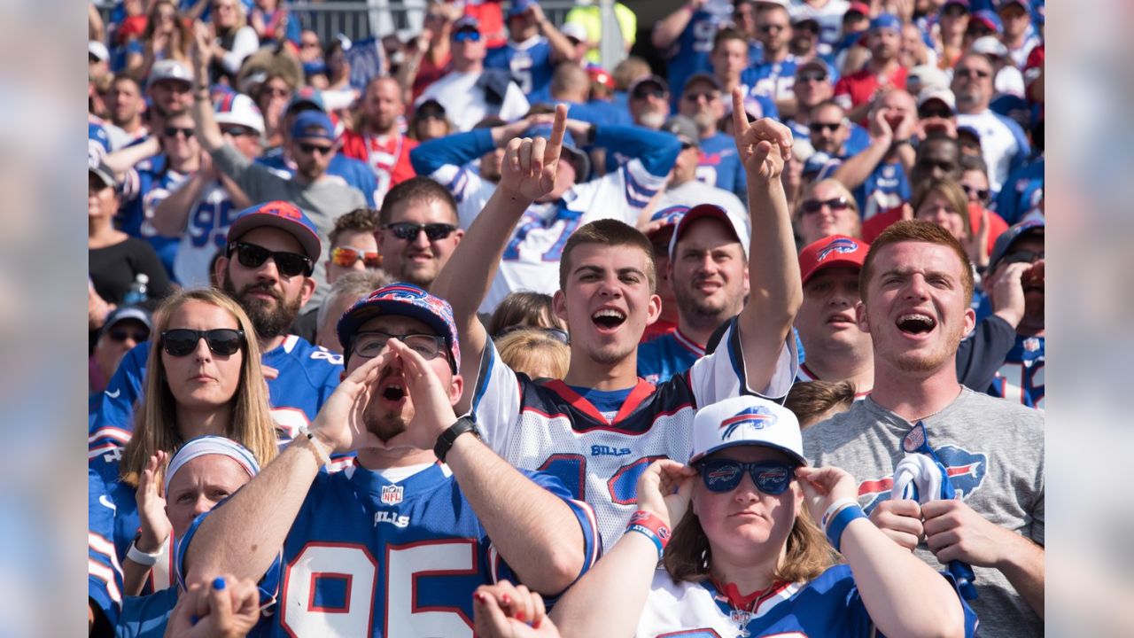 New York Jets vs. Buffalo Bills. Fans support on NFL Game. Silhouette of  supporters, big screen with two rivals in background Stock Photo - Alamy