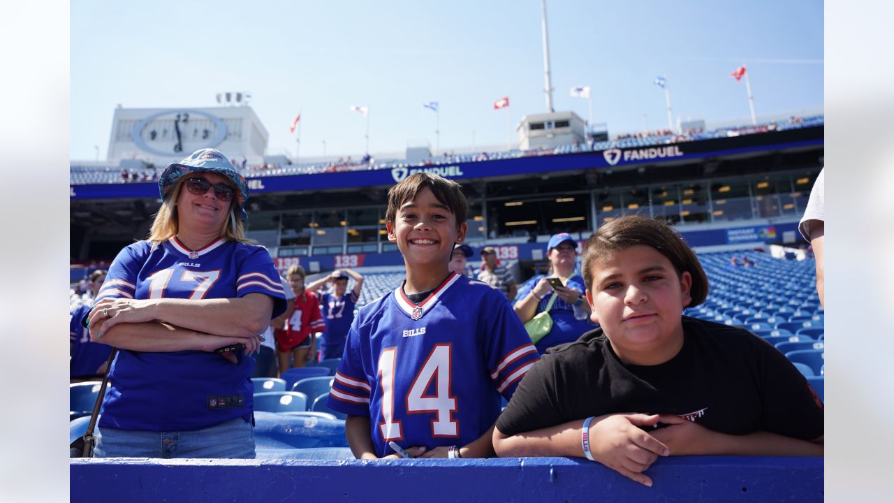 Bills fans celebrate Kids Day