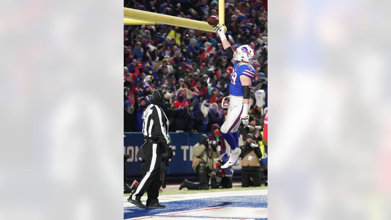 Buffalo Bills defeat hated rival New England Patriots 47-17 in