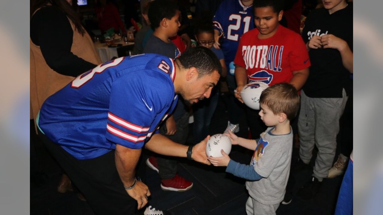 Josh Allen Gifts Offensive Line With Incredible Christmas Present