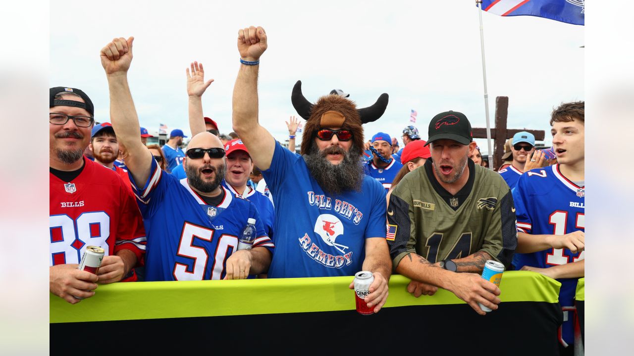 Denver Broncos vs. Buffalo Bills. Fans support on NFL Game. Silhouette of  supporters, big screen with two rivals in background Stock Photo - Alamy