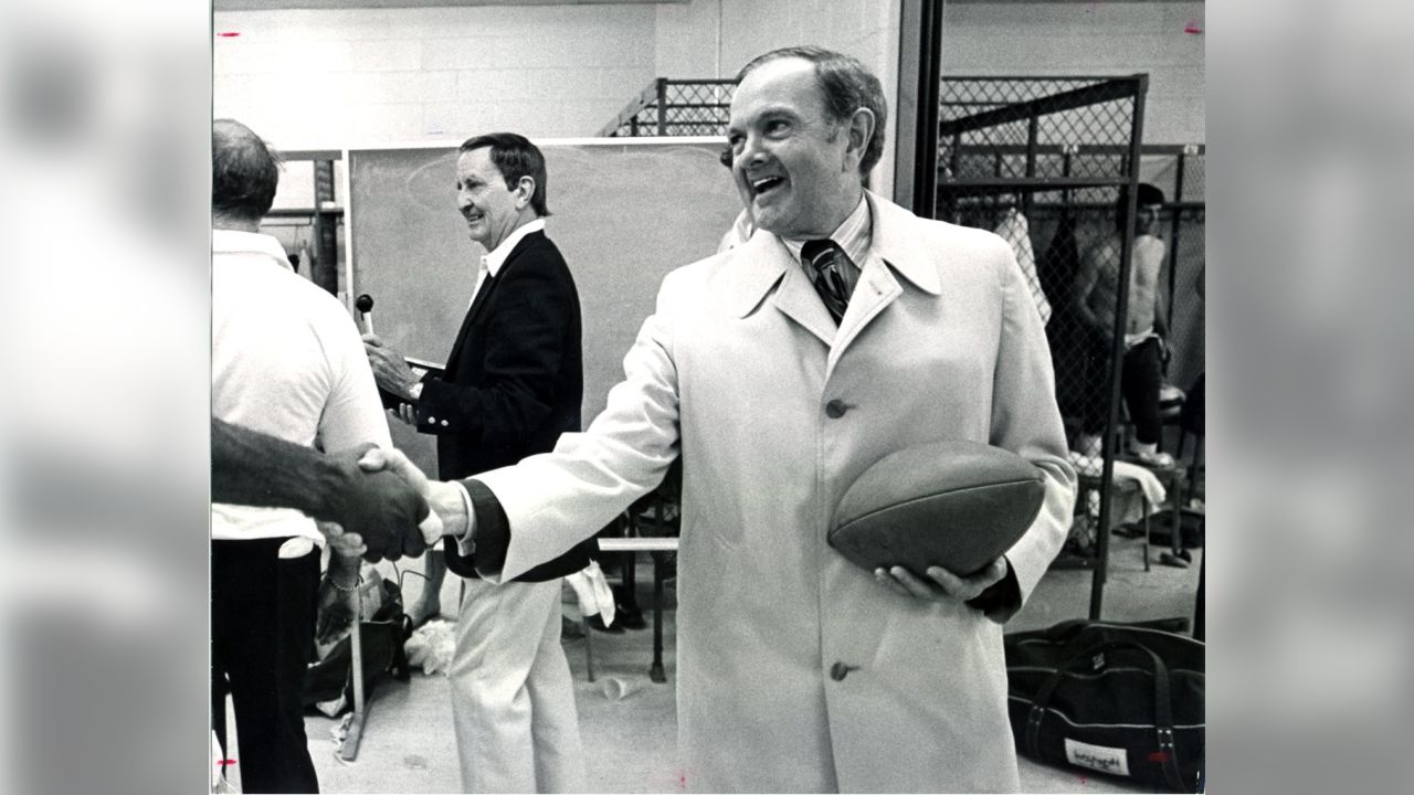 Quirky Research on Twitter: On this date in 1971, Buffalo Bills owner  Ralph Wilson, who was looking to move his team, visited Seattle.   / X