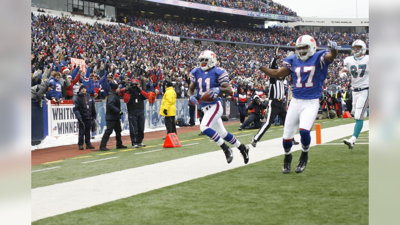 November 17, 2019: Frank Gore #20 of Buffalo in action during the NFL  football game between the Miami Dolphins and Buffalo Bills at Hard Rock  Stadium in Miami Gardens FL. The Bills